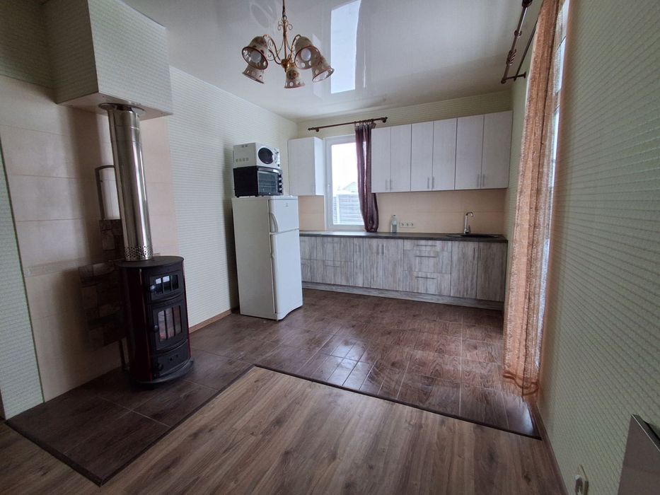 Оренда будинку - КМ «Сім Озер» с. Крушинка, вул. Кібенка.