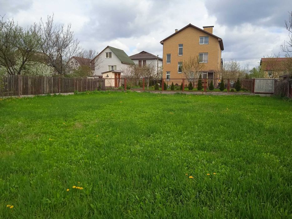 Продам земельну ділянку в с. Романків