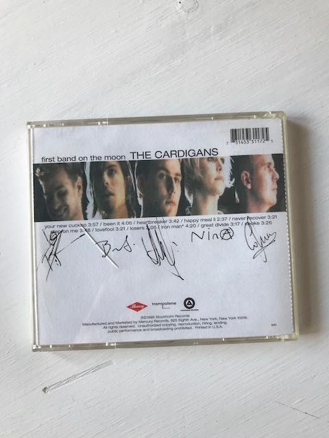 CD First Band on the Moon The Cardigans *Autografado*