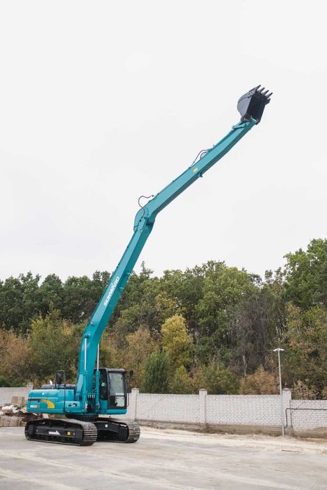 Оренда екскаватора гусеничного довгорукого зі стрілою 15 метрів.