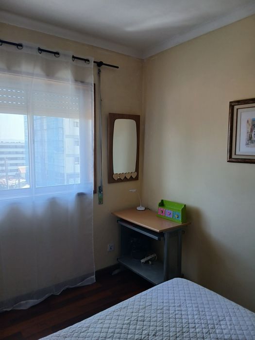Aluga-se quarto perto do Corte Inglês