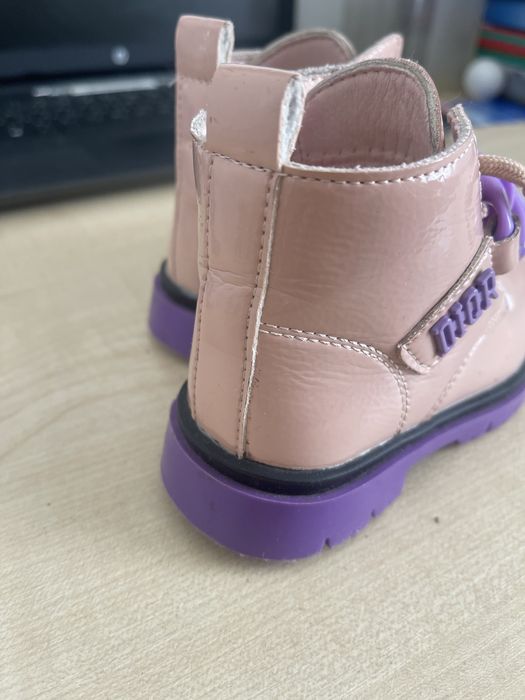 Продам ботиночки осень на девочку