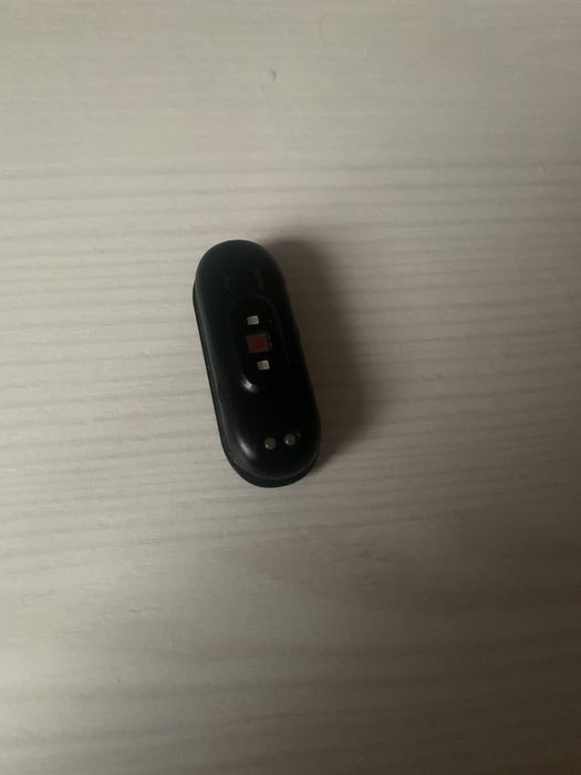 Продам xiaomi mi band 4