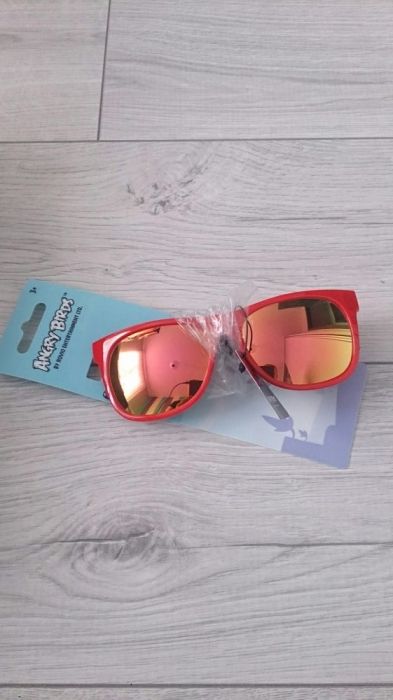 Okulary przeciwsłoneczne Angry birds czerwone