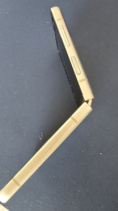 Samsung galaxy z flip3 5g