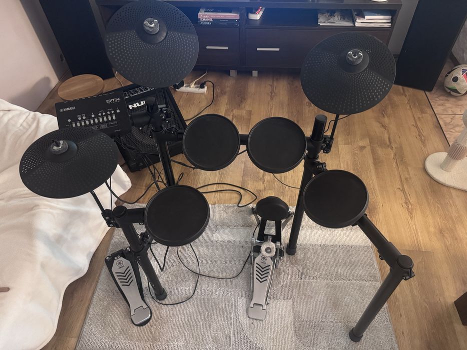 Perkusja elektroniczna Yamaha DTX452K + Dedykowany głośnik NUX DA-30BT (Bluetooth)