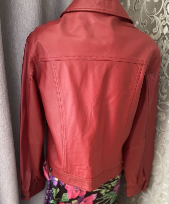 Стильна шкіряна куртка піджак