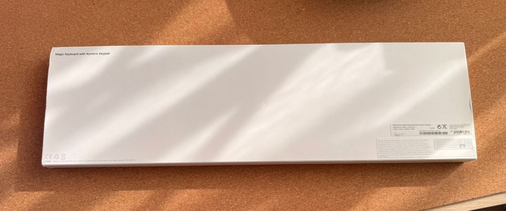 Appel Magic Keyboard with Numerico64284293420035122