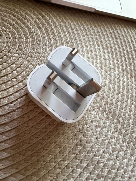 Oryginalna składana ładowarka Apple (wtyczka UK / angielska) – USB 5W