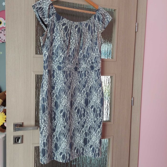 Sukienka damska na ramiączkach