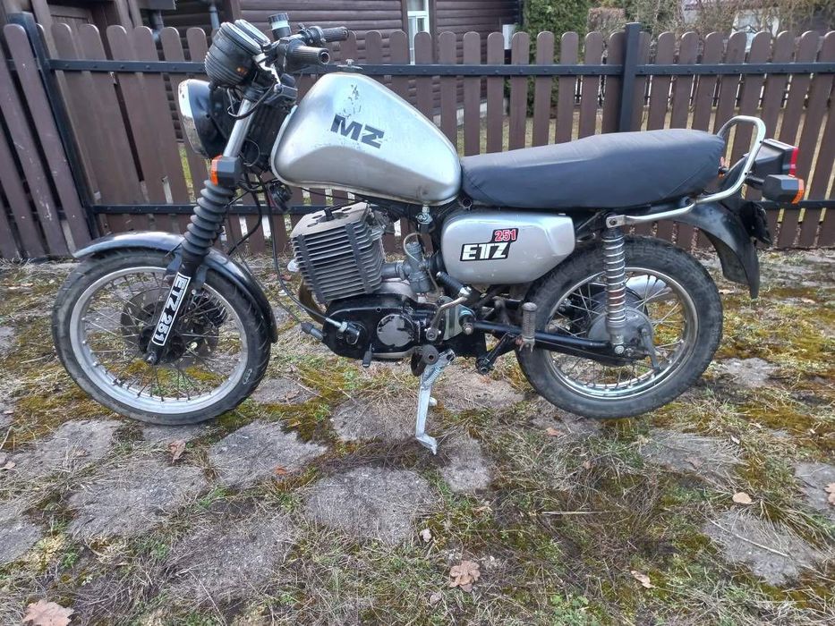 Motocykl MZ ETZ 251