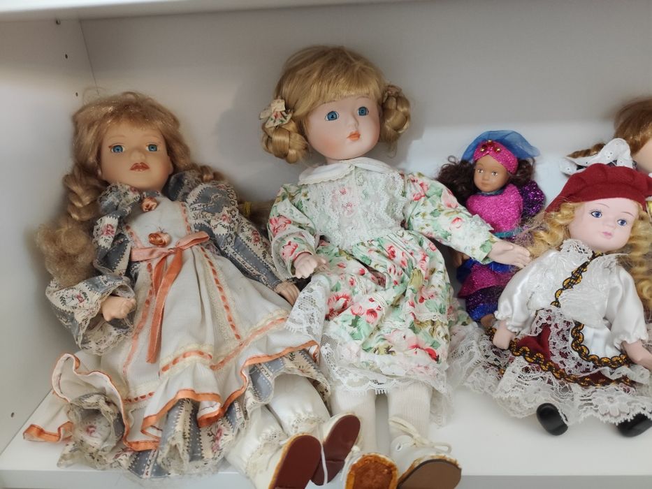 Coleção de bonecas.