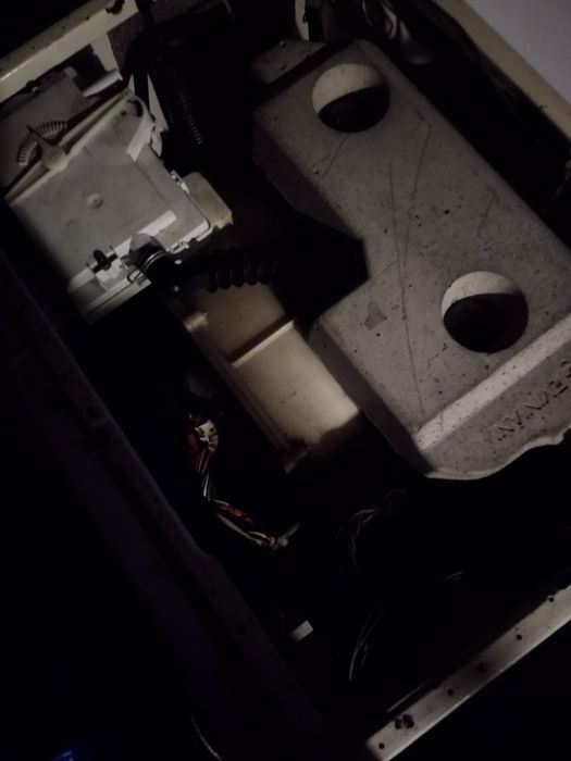 Продам стиральную машину Candy CSBL 75по запчастям!