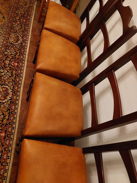 Cadeiras Novas de resina e Cadeiras madeira maciça