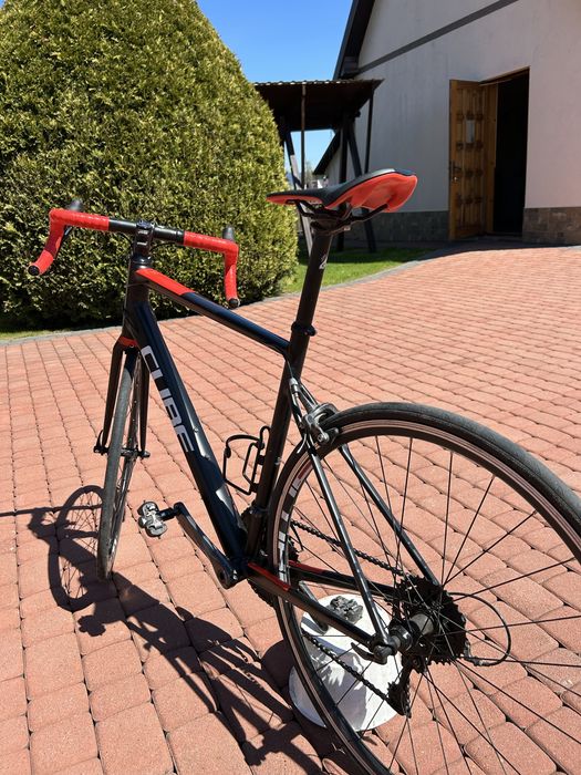 Rower szosowy CUBE ATTAIN 2019