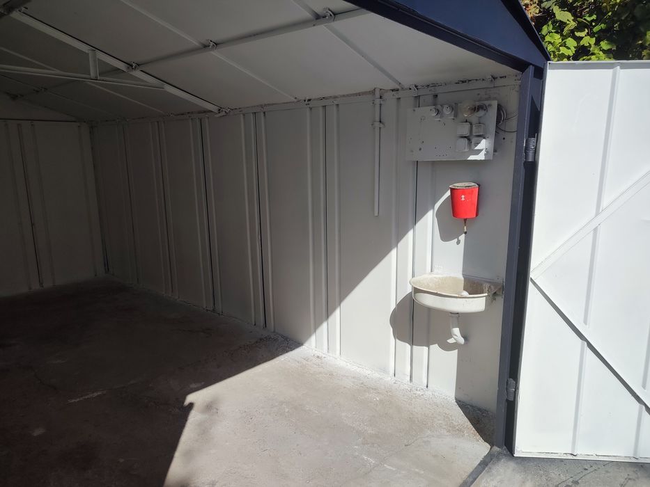 Гараж улица сахарова  комби 2