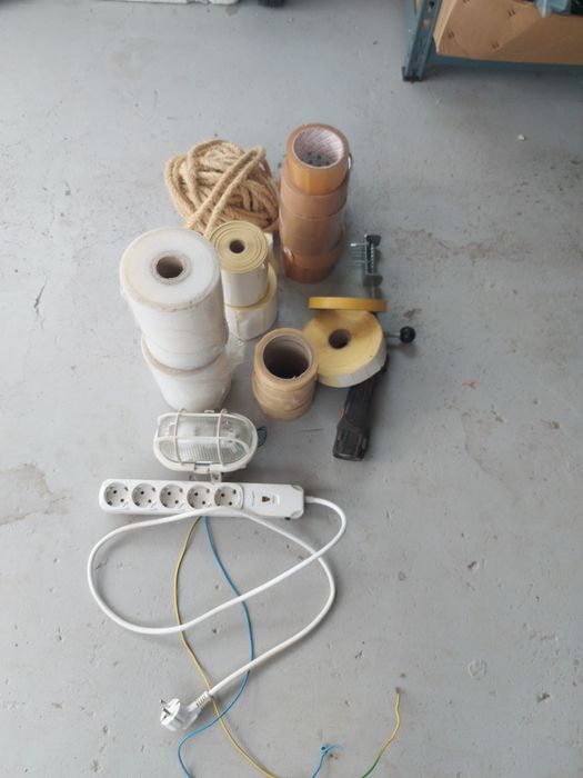 Varios  artigos para desocupar telefone-me