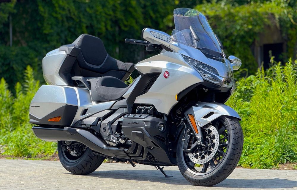 Honda GoldWing 1800 DCT [2025] - Wypożyczalnia Motocykli Warszawa | Rent Motorcycle Warsaw