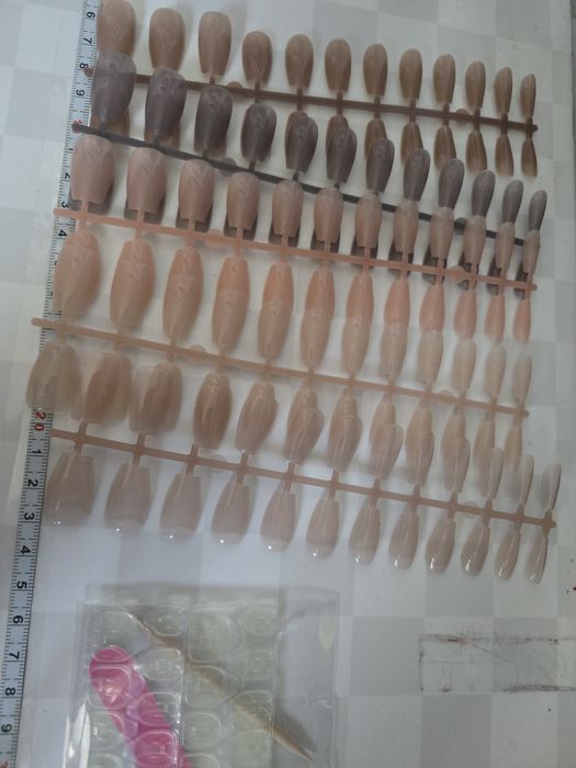 Накладні нігті  5 кольорів