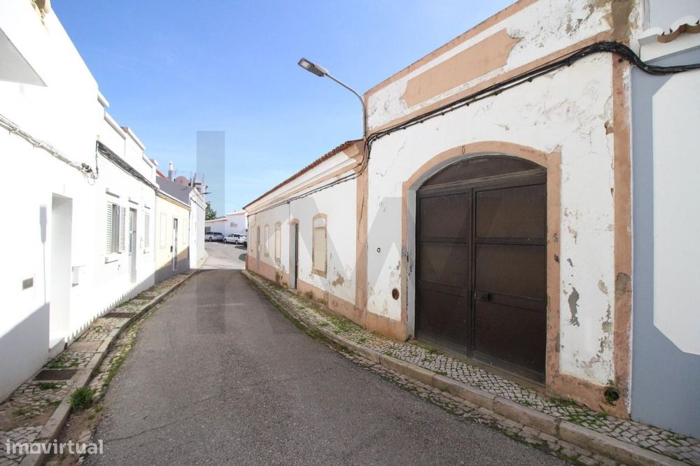 Casa Tipica Para Recuperar, Vila De Estômbar