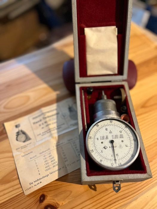 Stary niemiecki tachometr