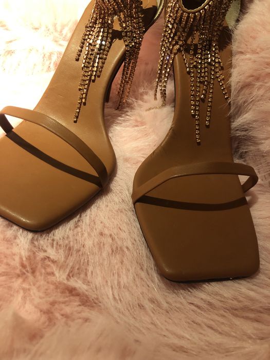 Sandalias salto alto com strass tmn 39 novos