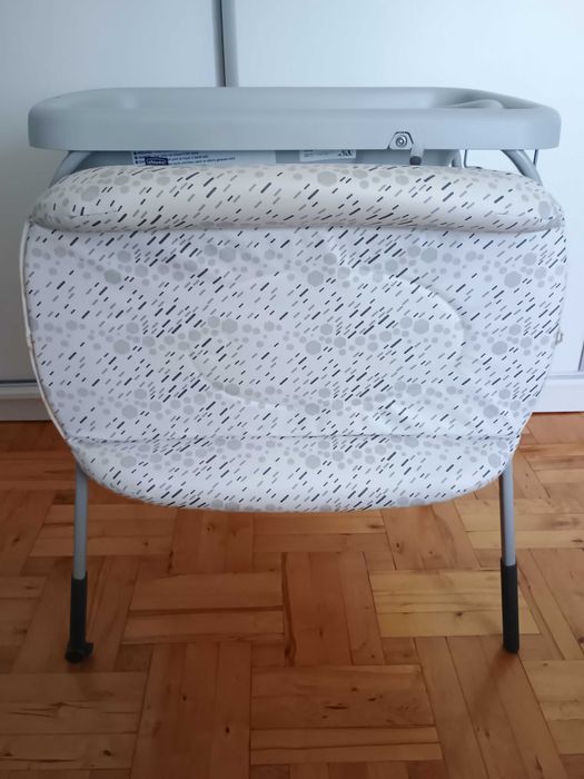 Wanienka Chicco Cuddle & Bubble ze stojakiem i przewijakiem