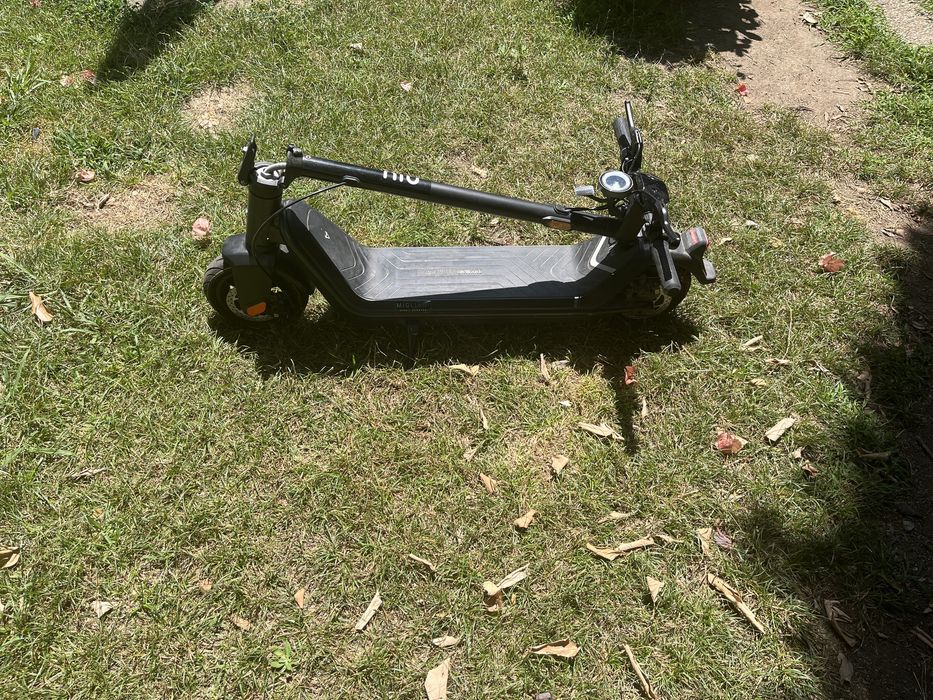 NIU KQi3 Pro Electric Scooter
