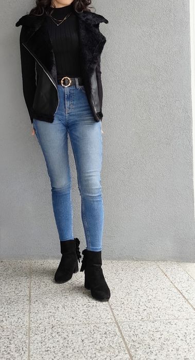 Colete de veludo e couro sintético