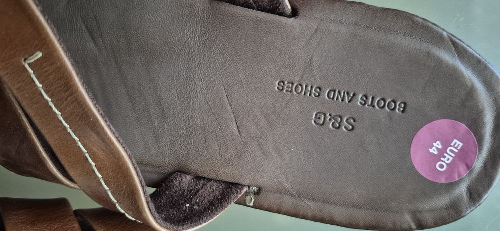 Markowe klapki skórzane S&G r.44 wysoka jakość