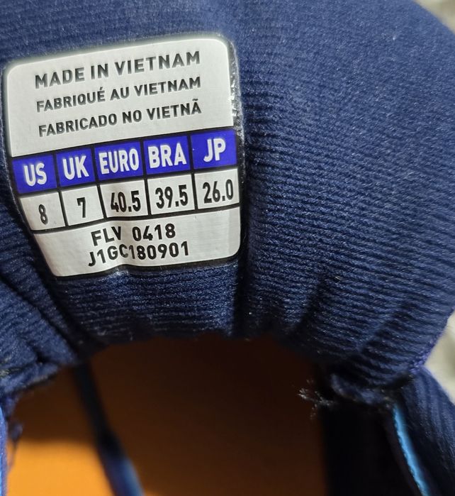 Шикарние кросівки mizuno wave ultima 10.