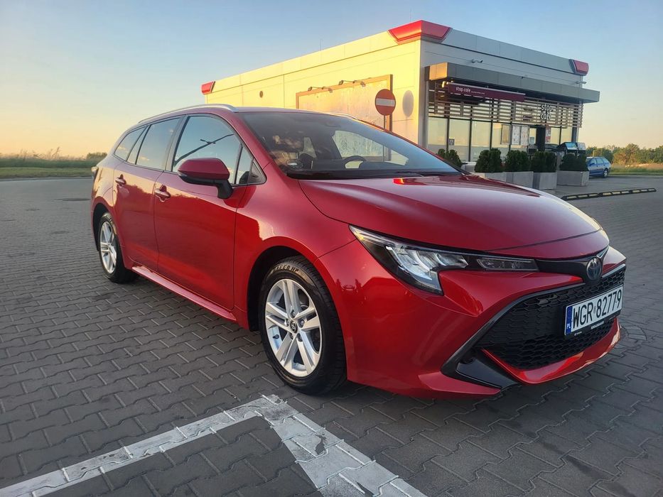 Toyota Corolla 1.8 Hybrid 142Tys. Km. Maksymalne wyposażenie Perfekcyjna
