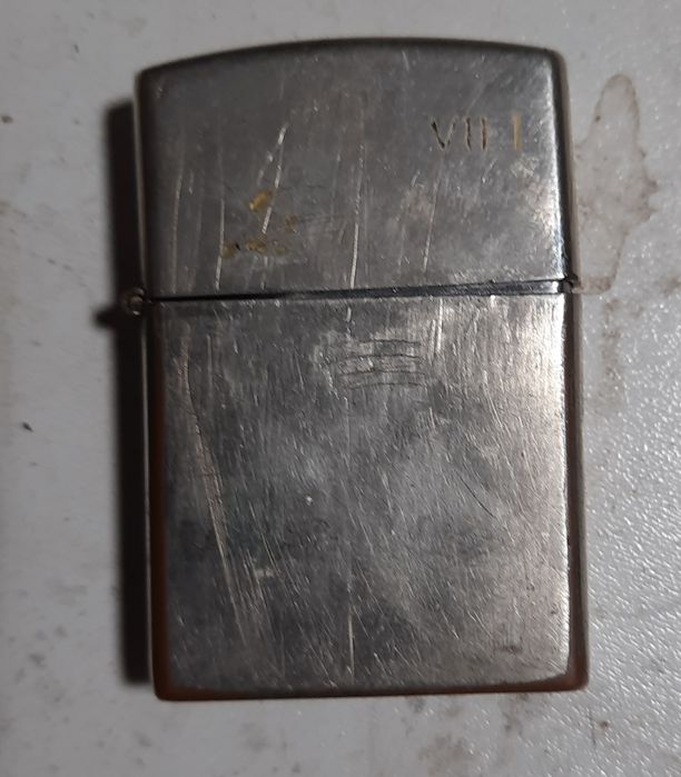 Бензиновая зажигалка zippo