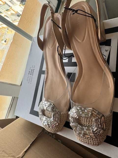 sapatos com aplicação super elegantes