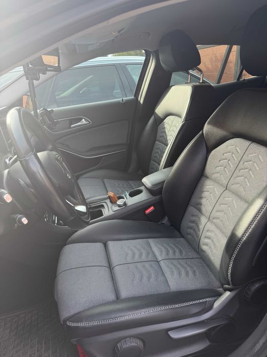 Mercedes GLA 180 2018r. przebieg 65tyś km.