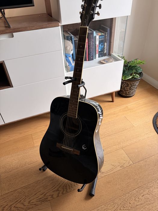 Stojak na gitare