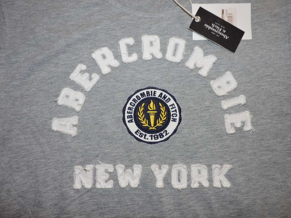 футболка Abercrombie & Fitch
