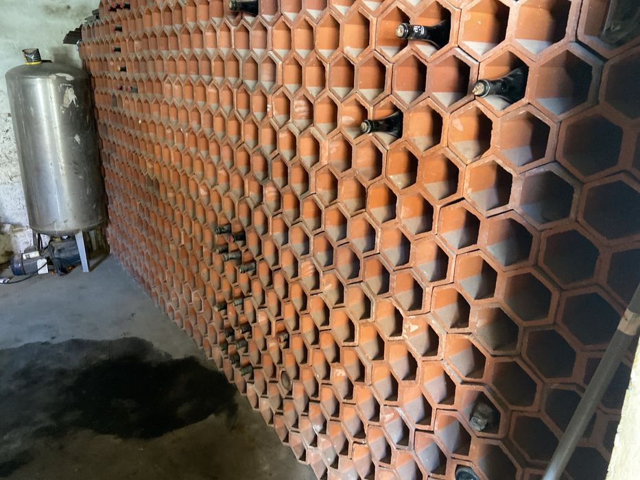 Blocos Colmeia de Barro para Garrafeira (Suporte de Garrafas)