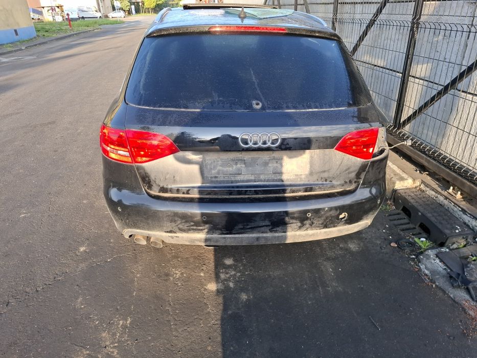 Audi a4b8 klapa .drzwi