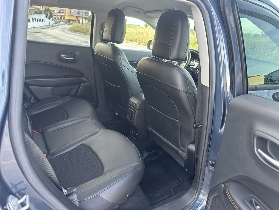 Jeep Compass 1.3 4XE Limited ( 38 mil kms )