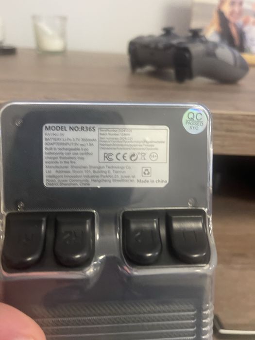 Consola R36S com 150000 jogos como novo