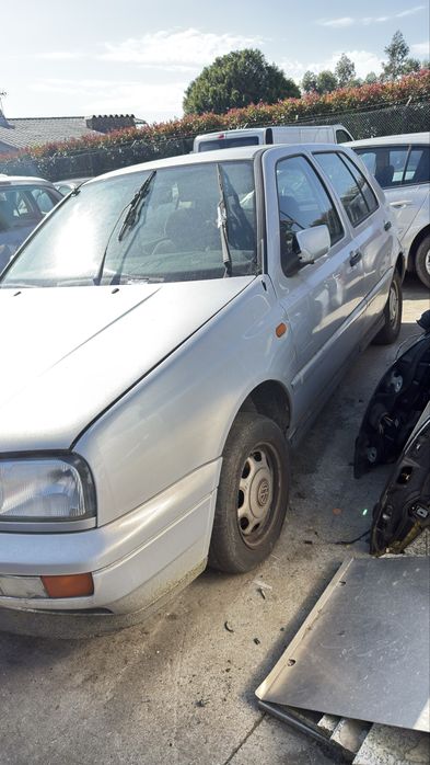Vw GOLF III 1.4  Gasolina ano 96 viatura totalmente disponível para peças