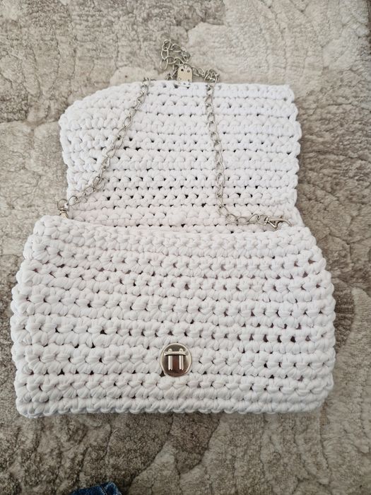 Mala croché branca