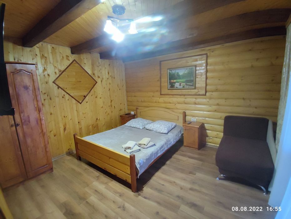Котедж"Ясень"на5 номерів санвузол у кожному номері до17місць