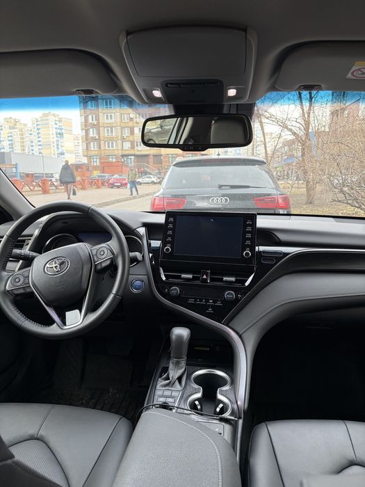«Індивідуальний трансфер Київ – Польща – Європа | Camry 2023 Hybrid