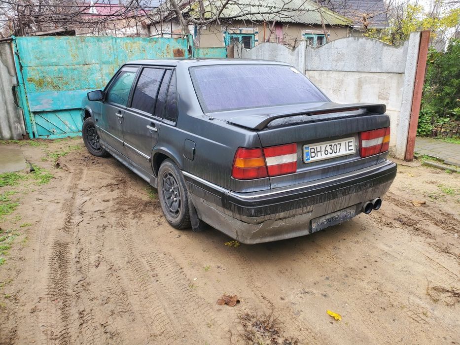 Автомобиль Volvo 960