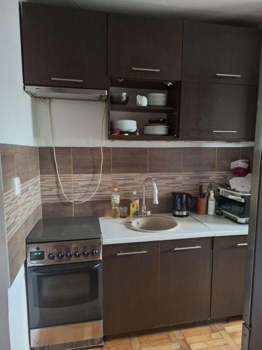 Wynajmę pokój dla kobiety lub pary.