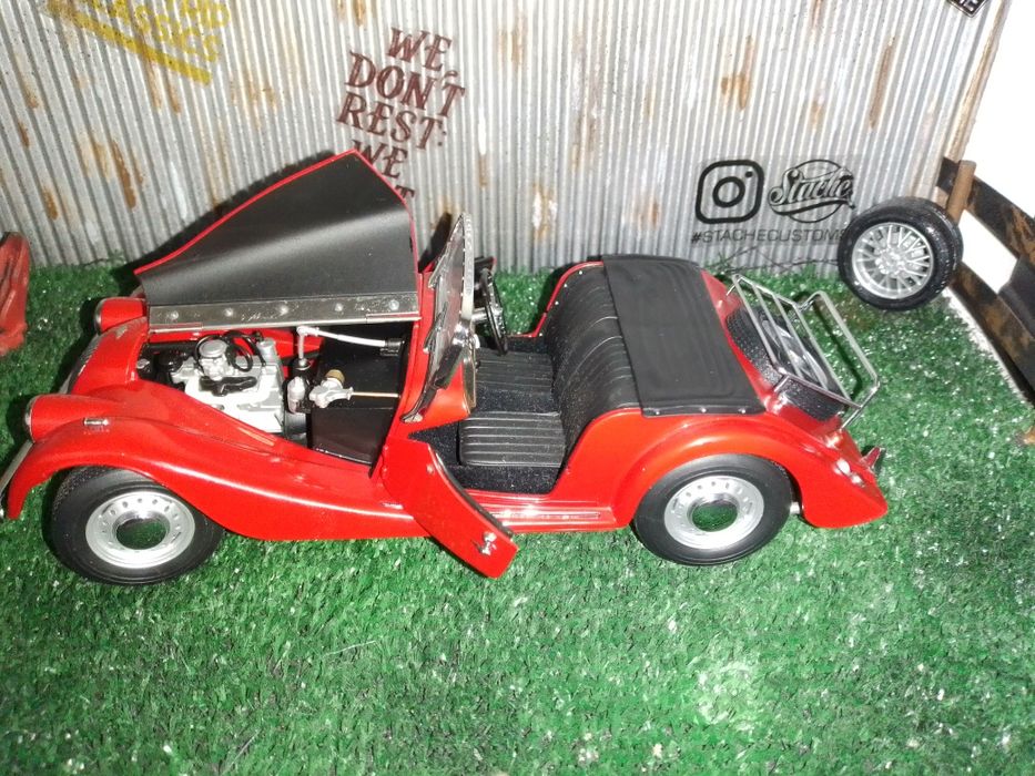 Miniatura 1/18 Morgan Kyosho