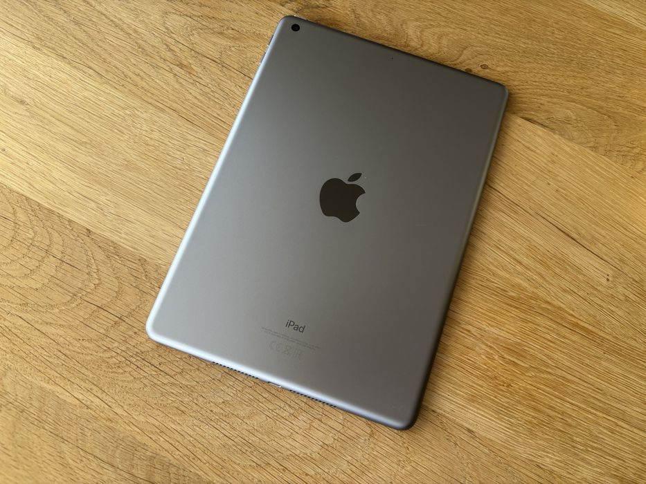 Tablet Apple iPad 6th super stan srebrny