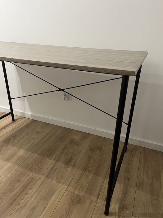 Biurko o wymiarach 120x60